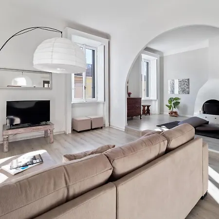Rentopolis Uberti 12 Apartment Milan